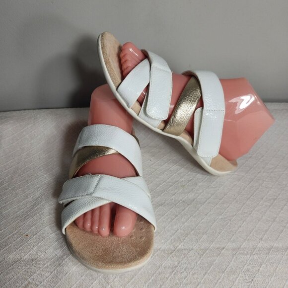 Vionic Women's Size 7 Hadlie White Gold Cross edición Straps (28) - Picture 2 of 9